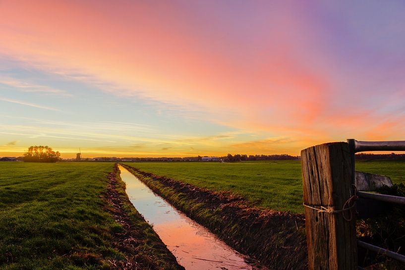 Lever de soleil hollandais. par Hanno de Vries