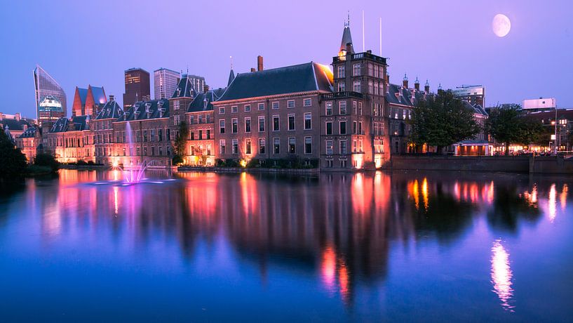 Binnenhof Skyline bei Nacht von Kevin Coellen