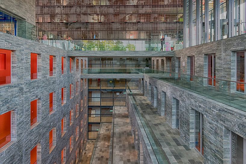 Instituut voor Beeld &amp; Geluid Hilversum by Peter Bartelings