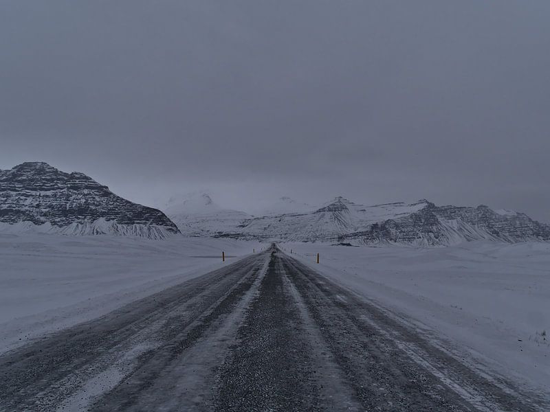 Road Trip through the Winter Iceland by Timon Schneider