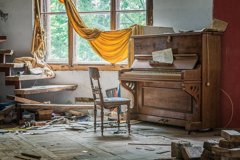 Lost Place - Piano abandonné par Gentleman of Decay