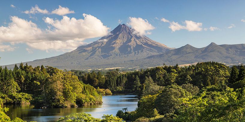 Lac Mangamahoe avec le mont Taranaki, Nouvelle-Zélande par Markus Lange