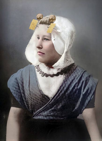 Zeeland girl in Goese costume by Affect Fotografie