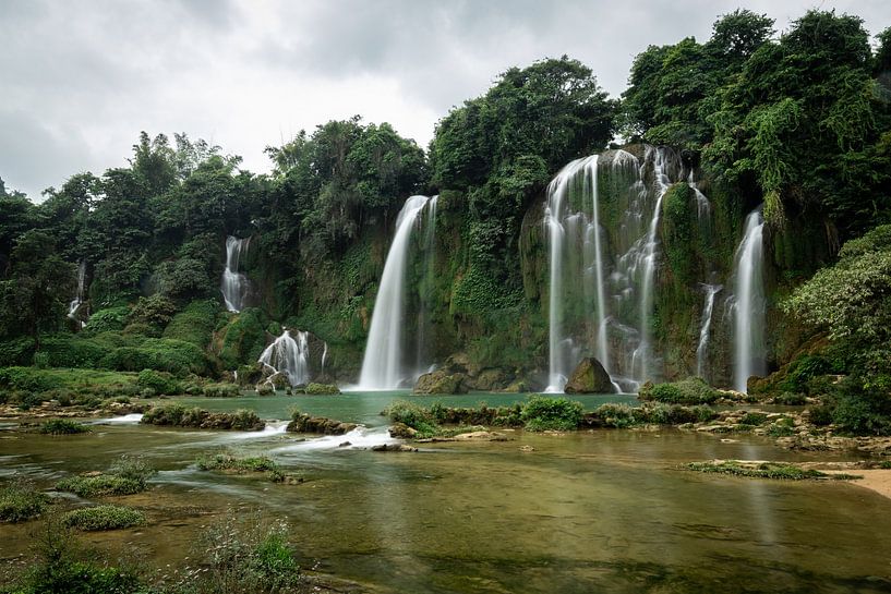 De Bann Gioc Waterval op de grens van Vietnam en China. van Claudio Duarte