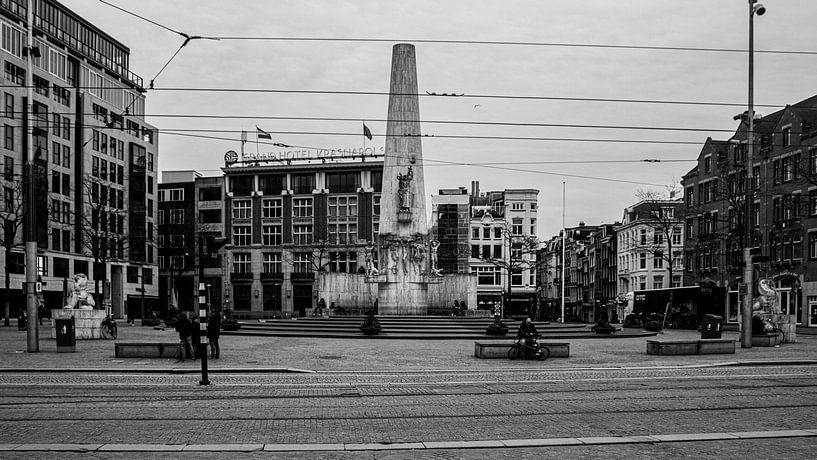 Nationaldenkmal auf dem Damm (schwarz-weiß) von By Odessa DC