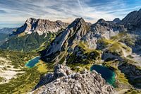 Drachensee und Seebensee vom vorderen Drachenkopf. Blick auf Zugspitze. Tirol Ehrwald Österreich
