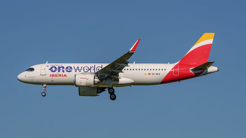 Landing Iberia Airbus A320neo. by Jaap van den Berg