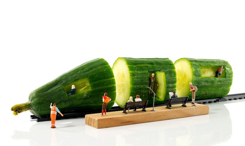 green train by ChrisWillemsen