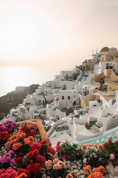 View of Oia during sunset | travel photography | Santorini Greece by Kimberley Jekel