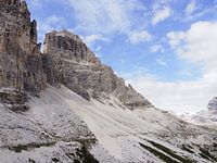 Spektakuläres Bergfoto der berühmten Drei Zinnen in den Dolomiten – ein zeitloses Motiv für alle Bergliebhaber. Klare Strukturen, beeindruckende Felswände und die unverwechselbare alpine Kulisse