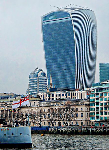 Annäherung an das Walkie Talkie Gebäude von Dorothy Berry-Lound