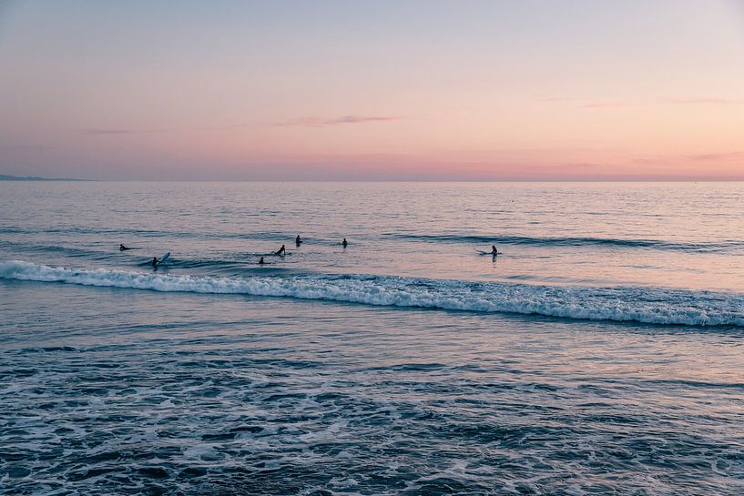 Surfer in het water van swc07