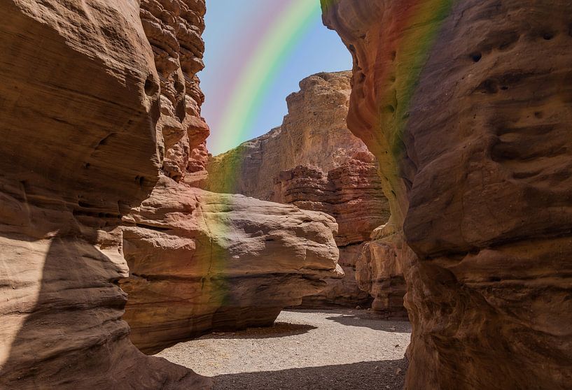 regenbogen im roten cani\yon in israel von ChrisWillemsen