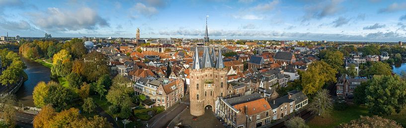 Vue aérienne de la ville de Zwolle à la Sassenpoort lors d'un bel au par Sjoerd van der Wal Photographie