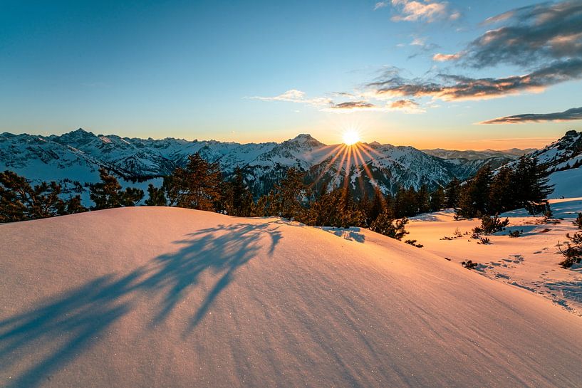 Sonnenuntergang über den Allgäuer Alpen von Leo Schindzielorz