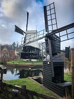 Holländischer Himmel und zwei Windmühlen,
