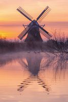 Sonnenaufgang an der Noordermolen Groningen