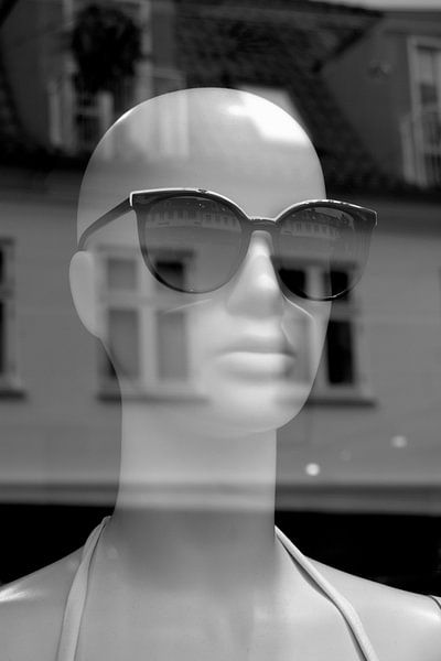 Enge Blicke in Schaufenstern von Zaankanteropavontuur