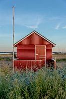 Rotes Strandhaus auf der Insel Aero in Dänemark