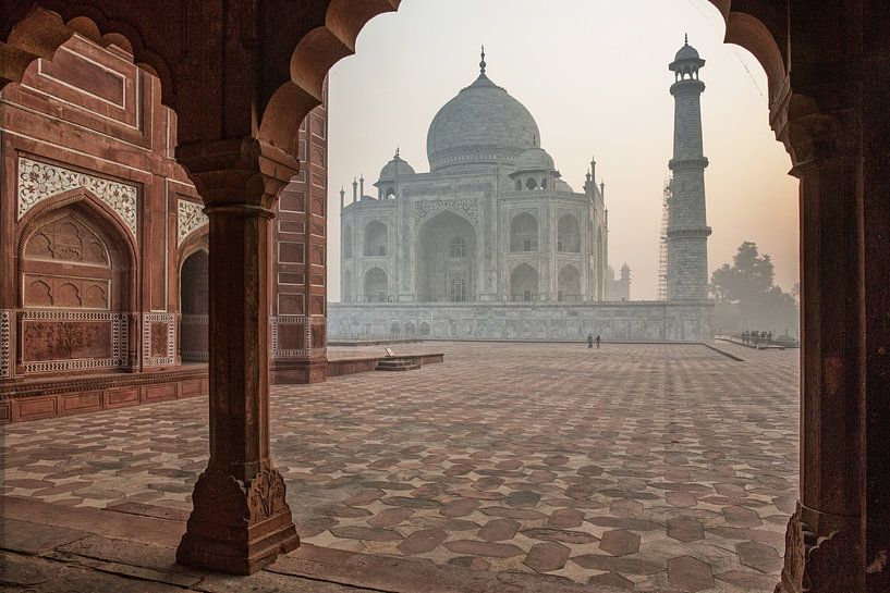 Taj Mahal direkt nach Sonnenaufgang. von Tjeerd Kruse