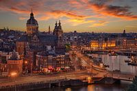 Kirche St. Nikolaus bei Sonnenuntergang