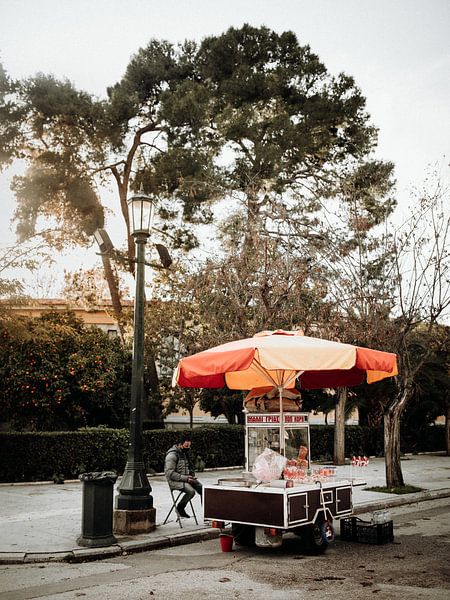 Street vendor in Athens. - Greece by Linn Fotografie