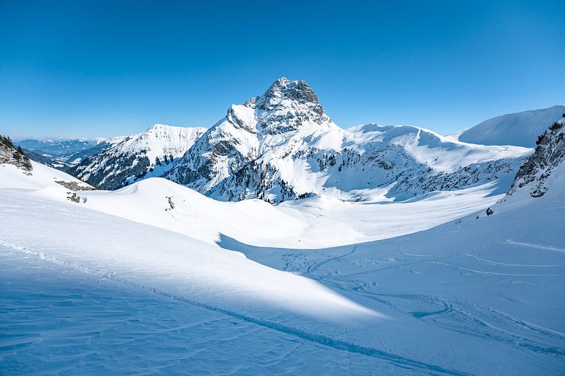 Schneereicher Blick auf den Wiederstein von Leo Schindzielorz