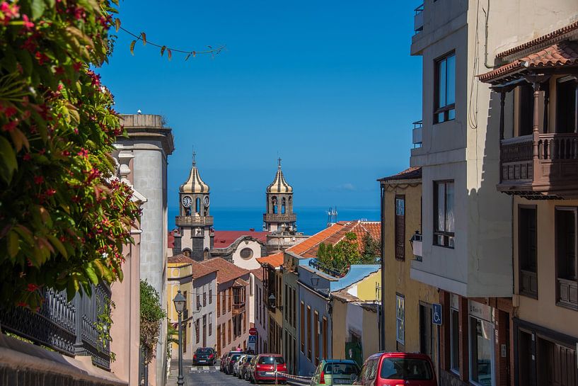 Die Straßen von La Orotava mit Blick auf die Kirche „Nuestra Señora de la Concepcin“. von David Esser
