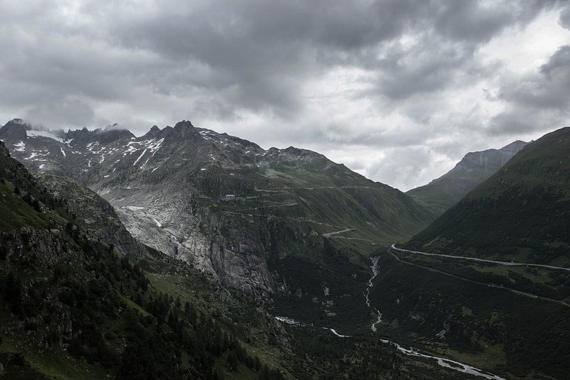 Mountain peaks with a mountain pass, Switzerland by Sasja van der Grinten