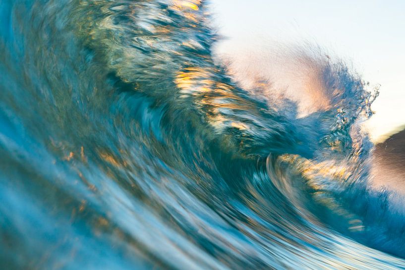 Breaking wave during sunset by Tomas Grootveld