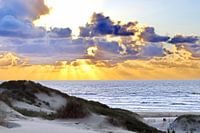 Sanddüne am schönen Himmel
