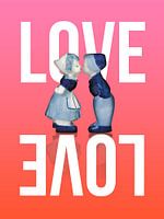 Delft blue kissing couple. LOVE