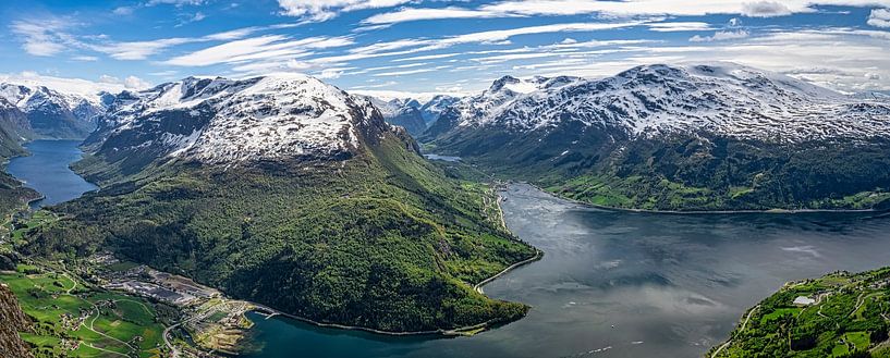 Weites Panorama Berg Hoven, Norwegen von Rietje Bulthuis