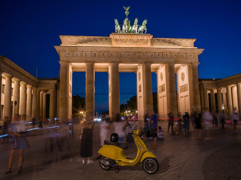 Berlin: Brandenburger Tor bei Nacht von t.ART