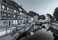 Petite Venise à Colmar en Alsace de nuit - monochrome
