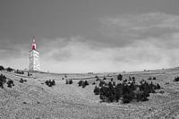 La station d'émission comme balise colorée sur le Mont Ventoux