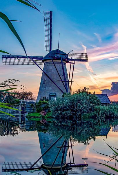 La digue des enfants du moulin au coucher du soleil par By Marjolein Design