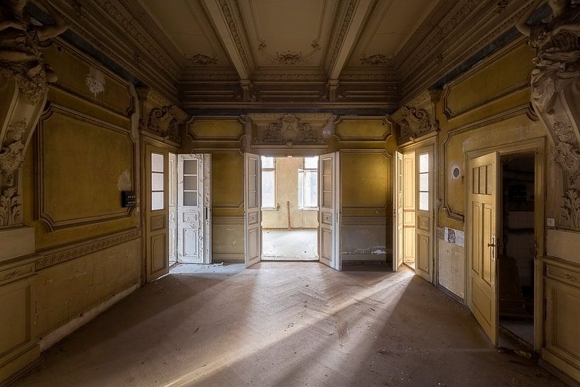 Light in Abandoned Villa. by Roman Robroek - Photos of Abandoned Buildings