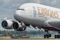 Décollage ! Un Airbus A380 d'Emirates décolle du Polderbaan.