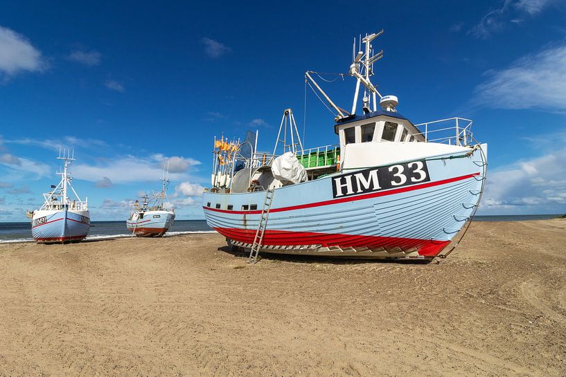 Bateaux de pêche sur la plage par Connie de Graaf