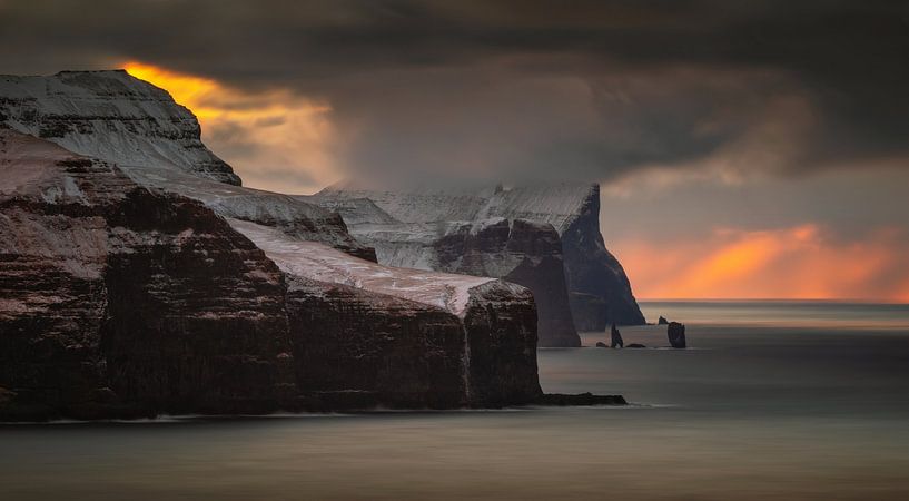 Falaises de Stakkur par Wojciech Kruczynski