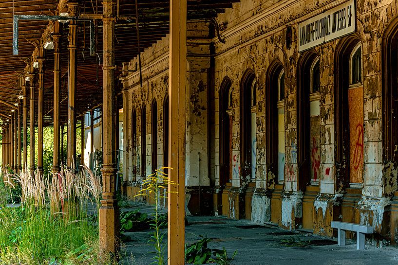 Lost Place Bahnhof von Johnny Flash