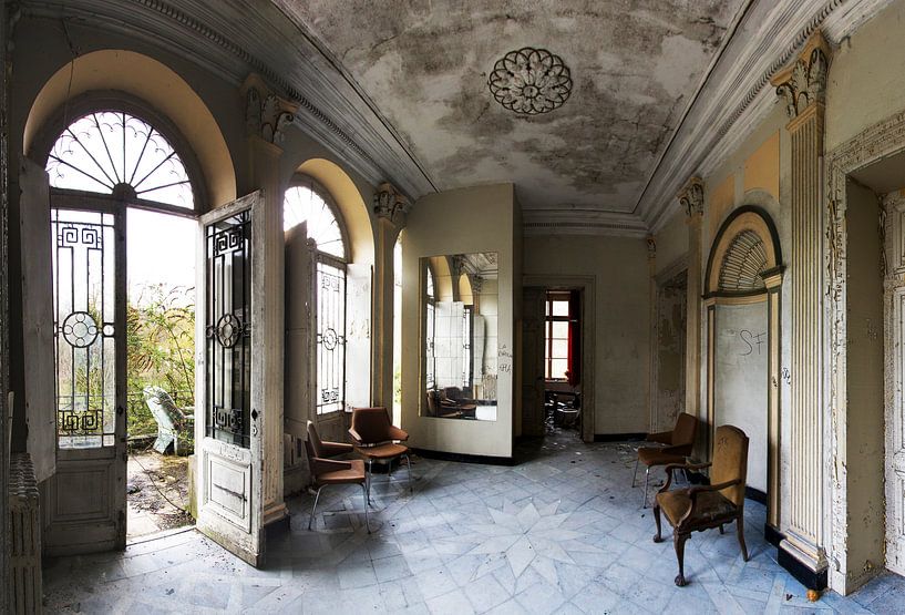 Kasteel van de directeur by Mirjam Offeringa