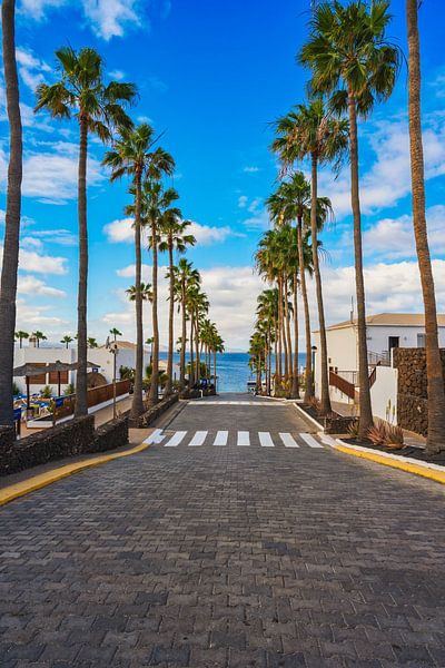 Way to Playa Flamingo beach on Playa Blanca by Photo Art Thomas Klee