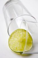 Glas met limoen