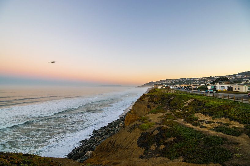 Sunrise pacifica by Ton Kool