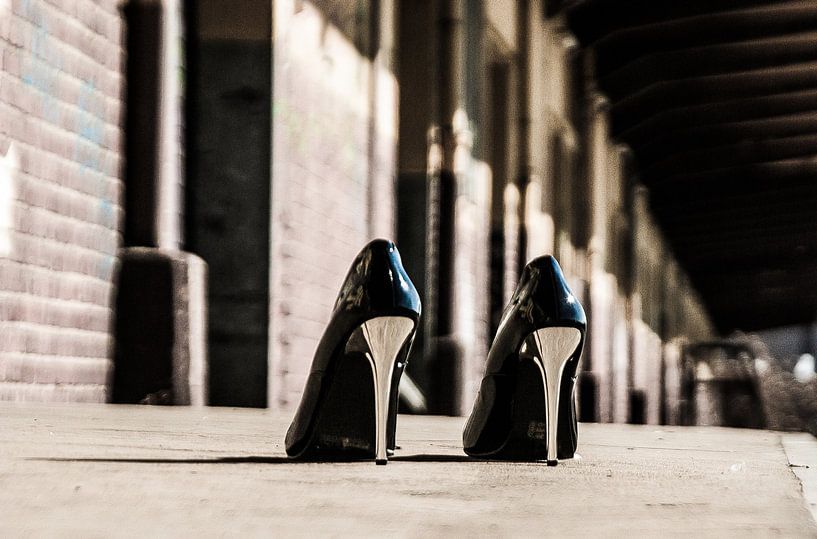 Noir, brillant, fixation chromée par Norbert Sülzner