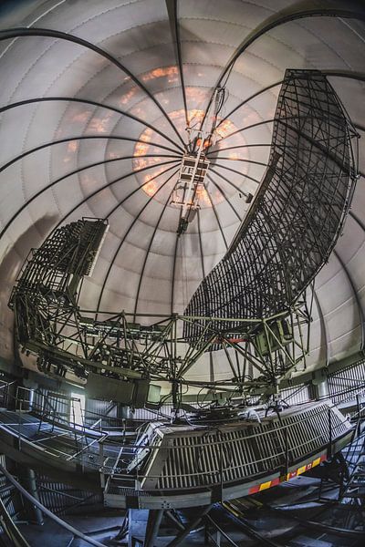 Urban Exploration in an abandoned radar station by Slashley Photography
