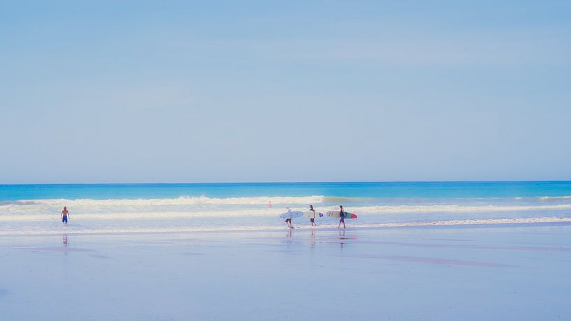 At the beach (5) van Rob van der Pijll