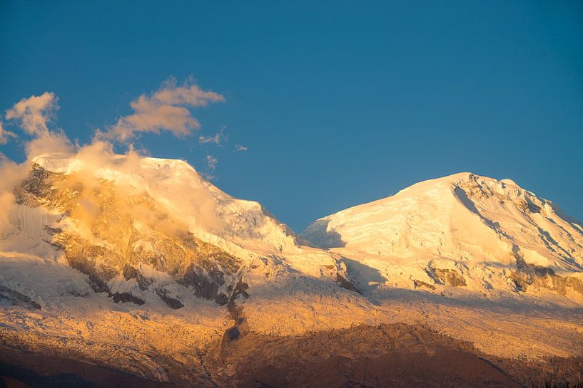 Huascarán in Peru by Peter Apers